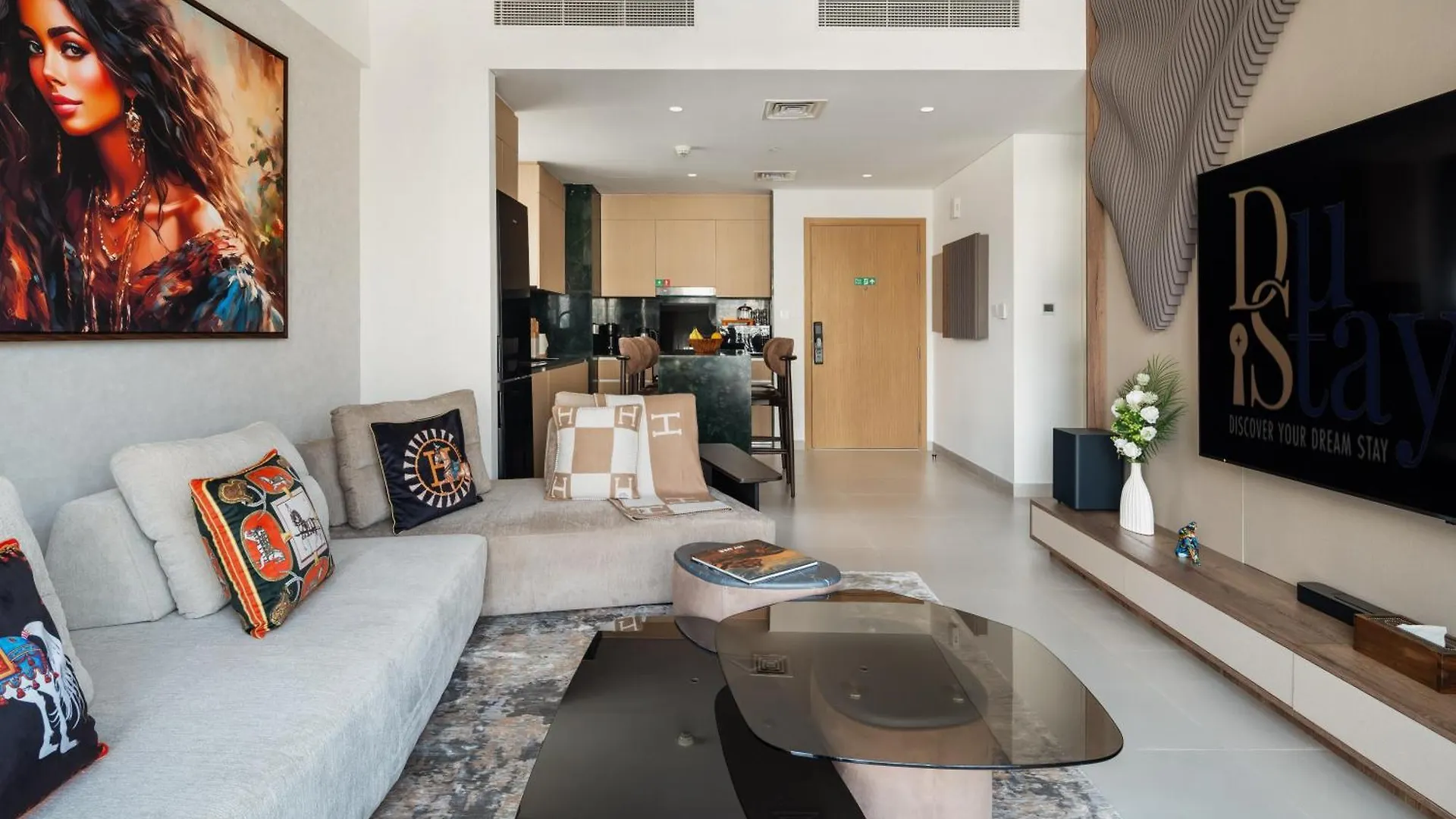 Dubai Creek Poolside View Apartment - By Dustay