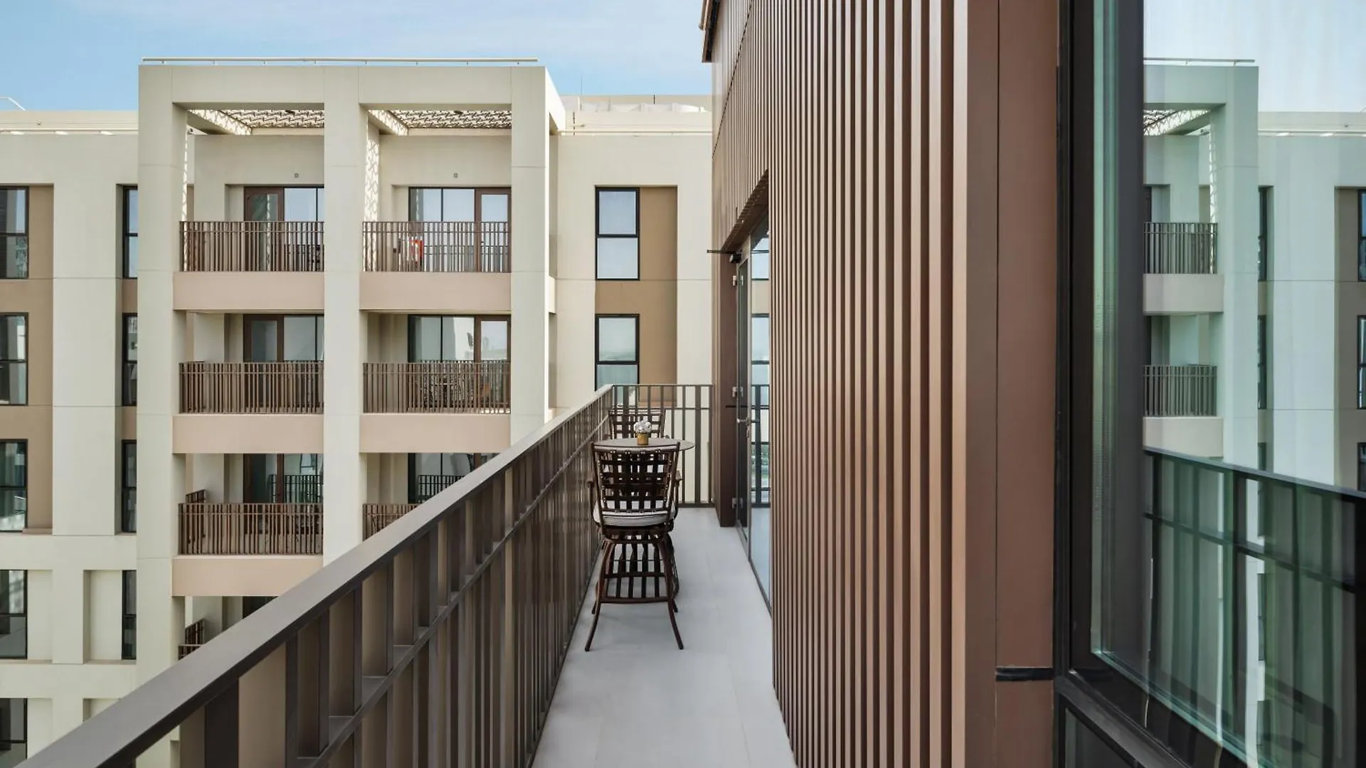 Dubai Creek Poolside View Apartment - By Dustay